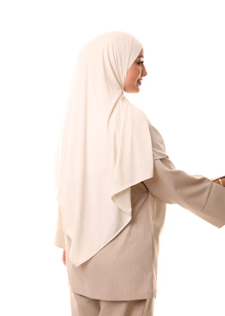 أبيض مصفر 2 (5).webp