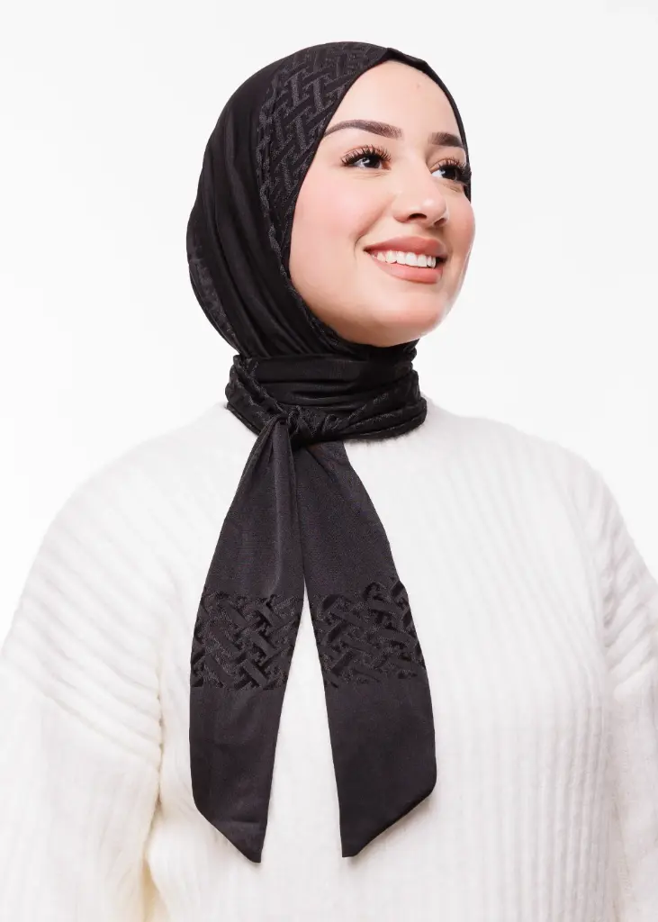 طبقية خليجية - أسود