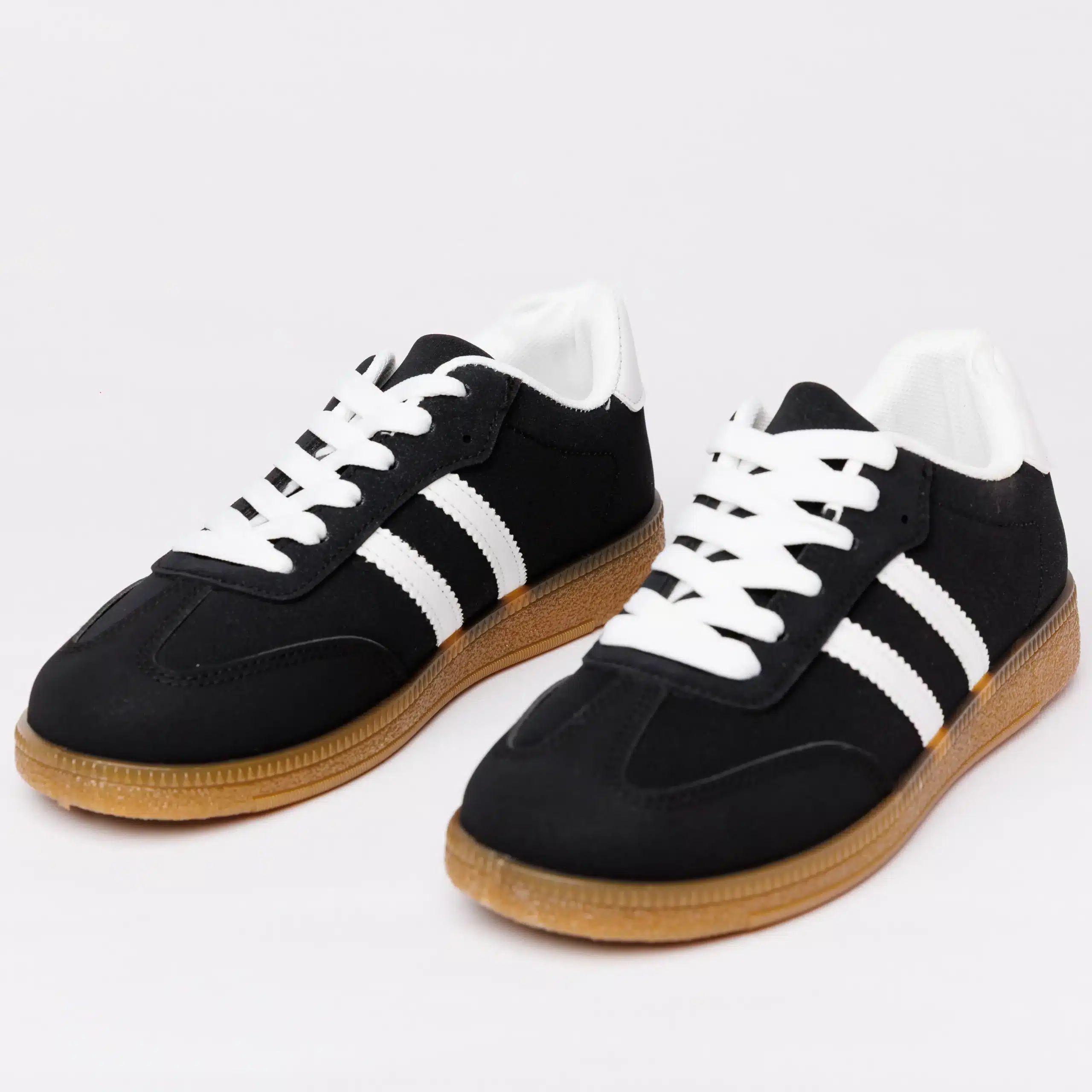 T003W - حذاء رياضي